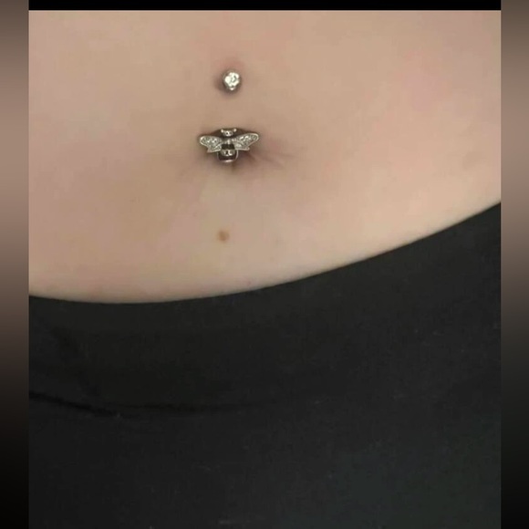 Restock🐝🆕 🐝 Bee Design Goldtone Belly Ring- 14G Stainless Steel NWT - Picture 11 of 13